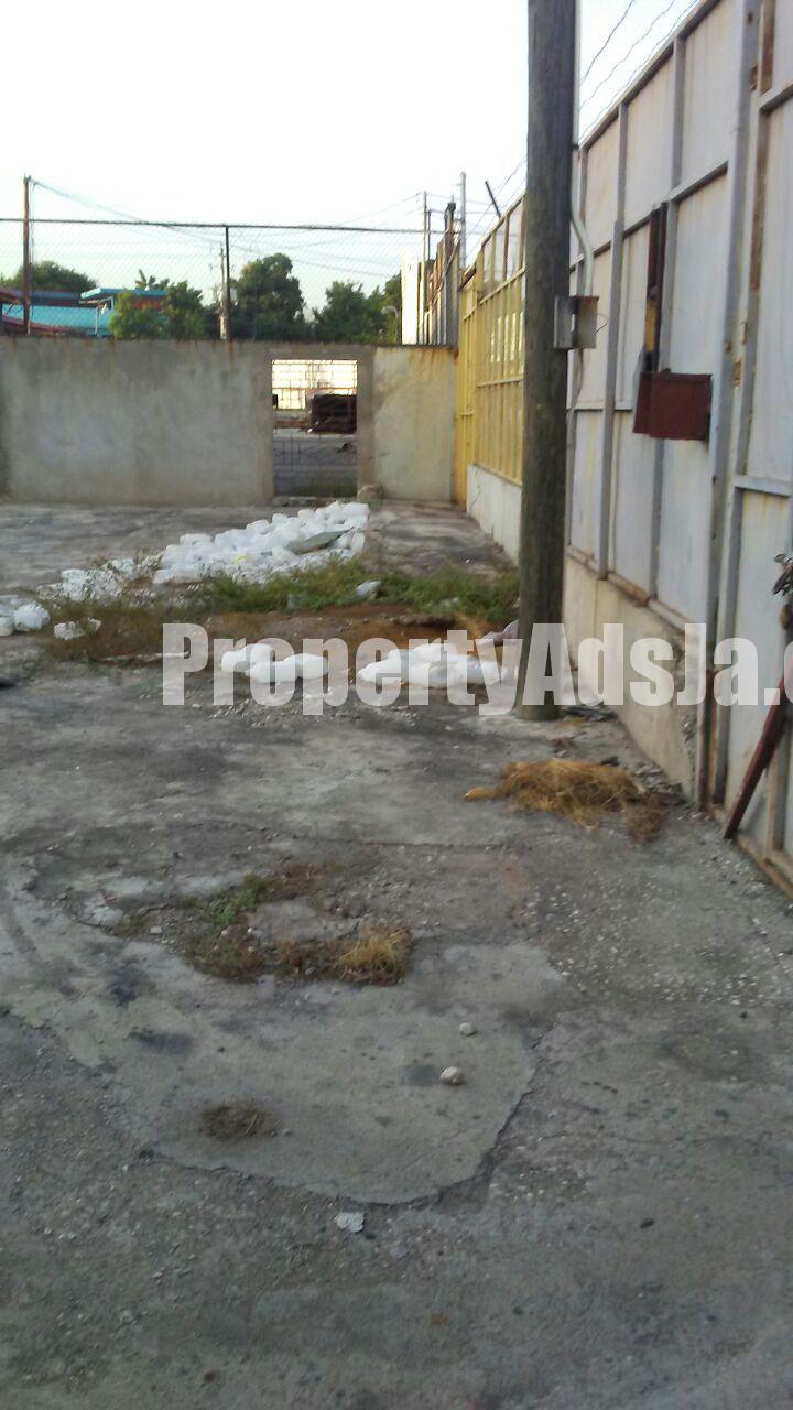 Commercial building For Rent in Off Hagley Park Road, Kingston / St. Andrew Jamaica