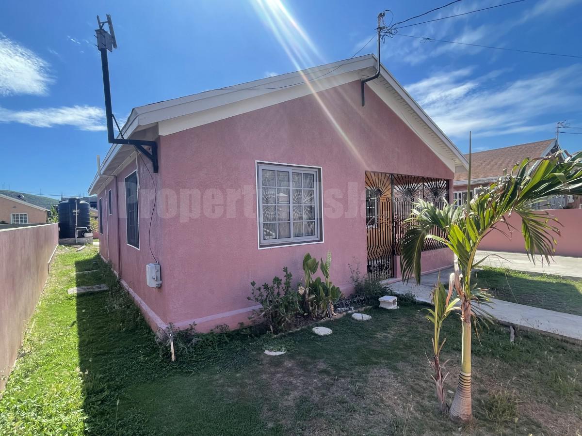 House For Rent in Portmore, St. Catherine Jamaica photo 3