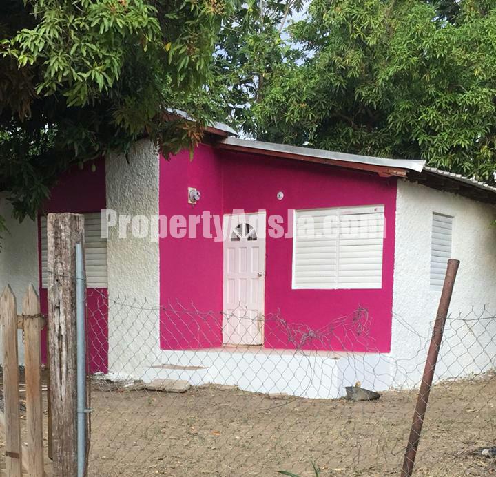 House For Sale in Gutters, St. Catherine Jamaica