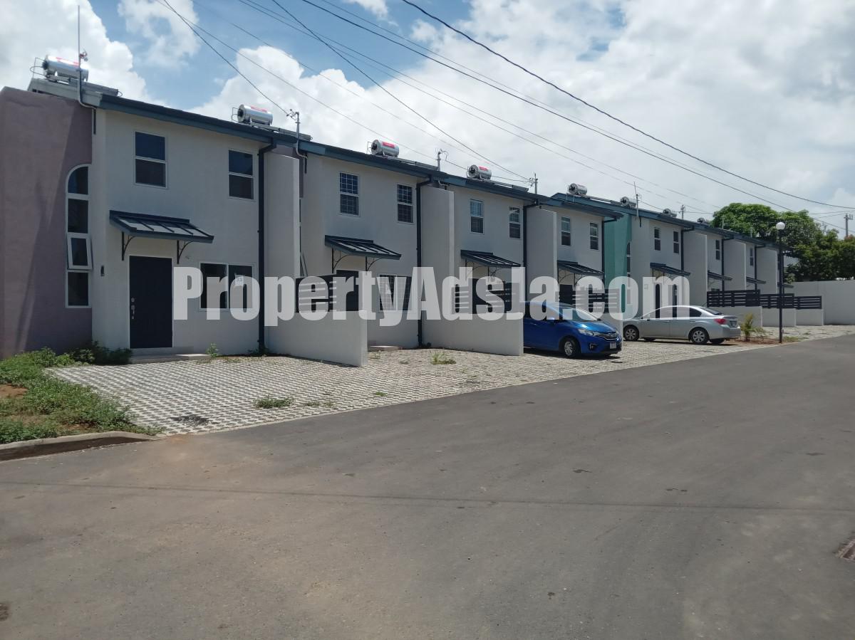 Townhouse For Rent in Harbour View, Kingston / St. Andrew Jamaica