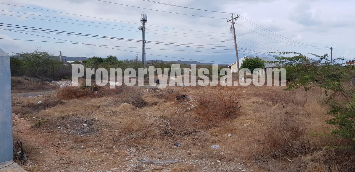 Residential lot For Sale in Edge Hill Hellshire, St. Catherine Jamaica
