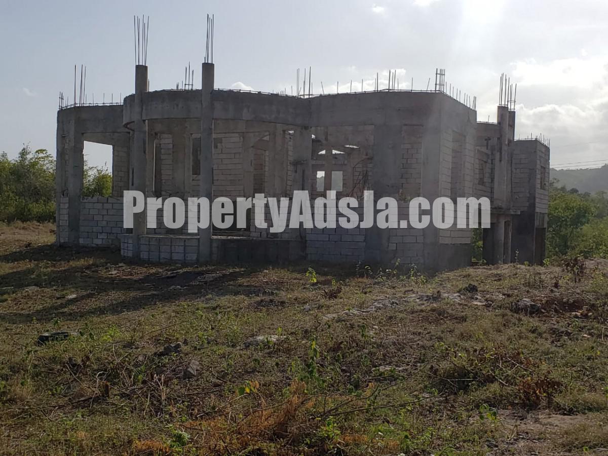 House For Sale in Strathmore Gardens, St. Catherine Jamaica