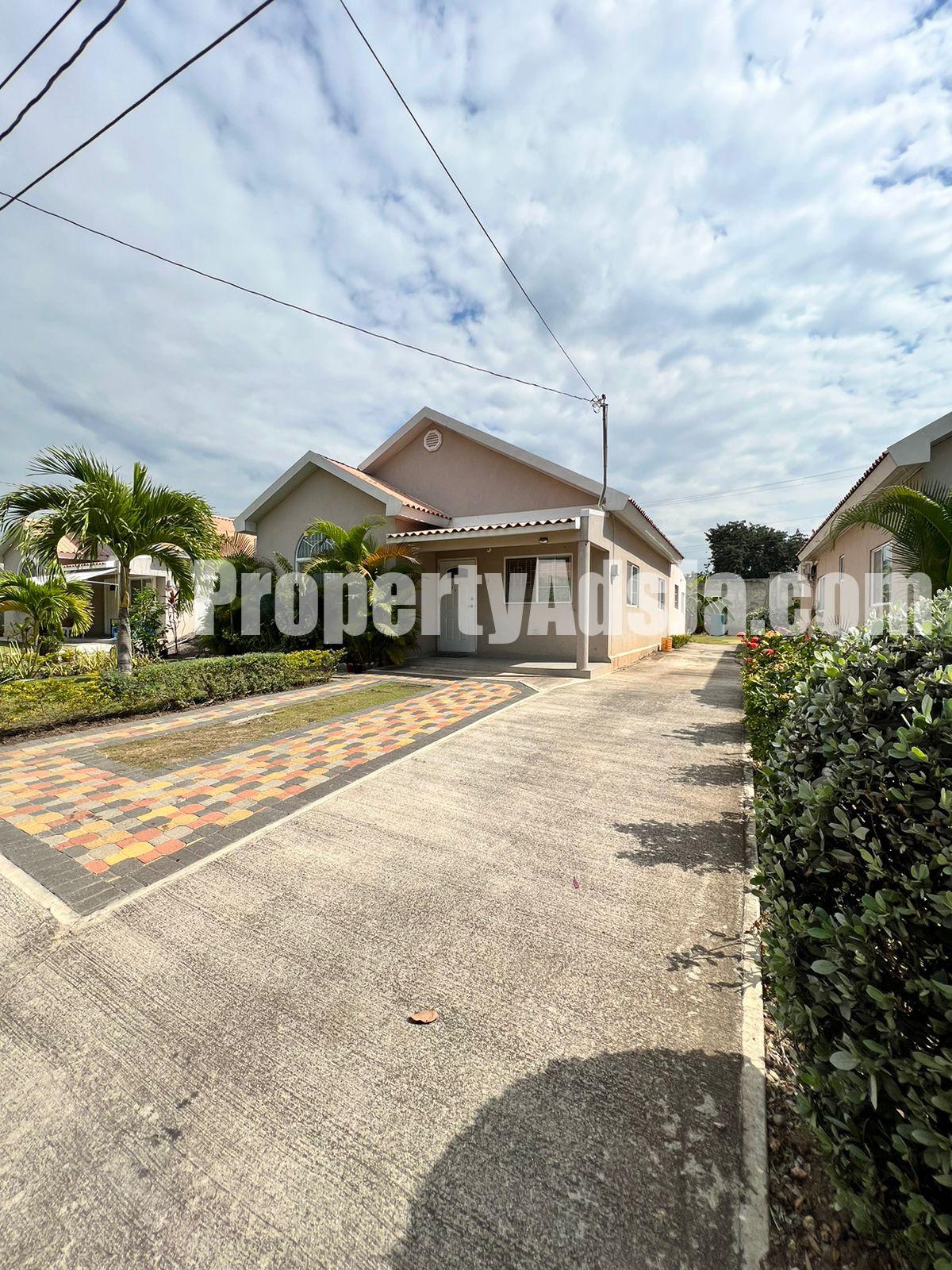House For Rent in Caymanas Country Club Estate, St. Catherine Jamaica