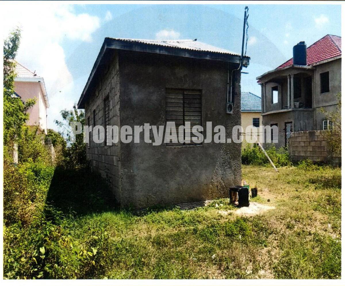 House For Sale in May Pen, Clarendon Jamaica