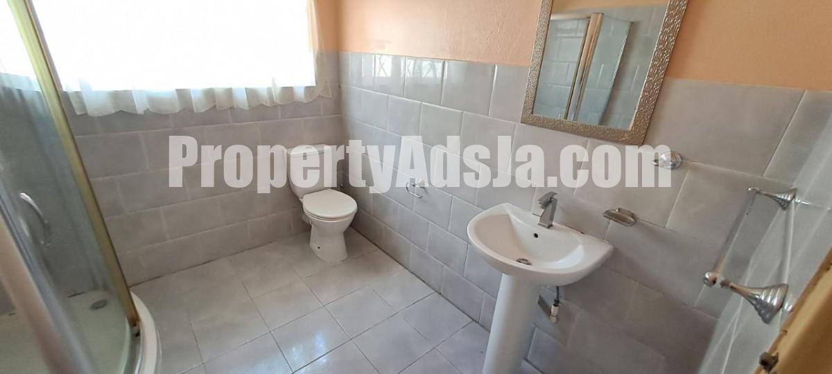 House For Rent in Molynes Road, Kingston / St. Andrew Jamaica