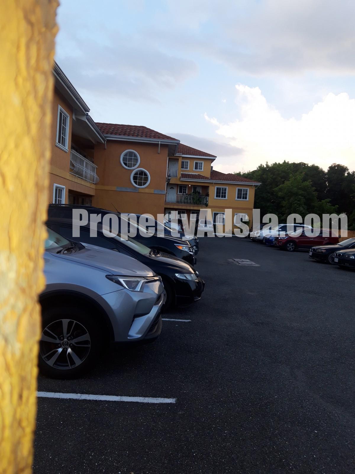 Apartment For Sale in Constant spring proper, Kingston / St. Andrew