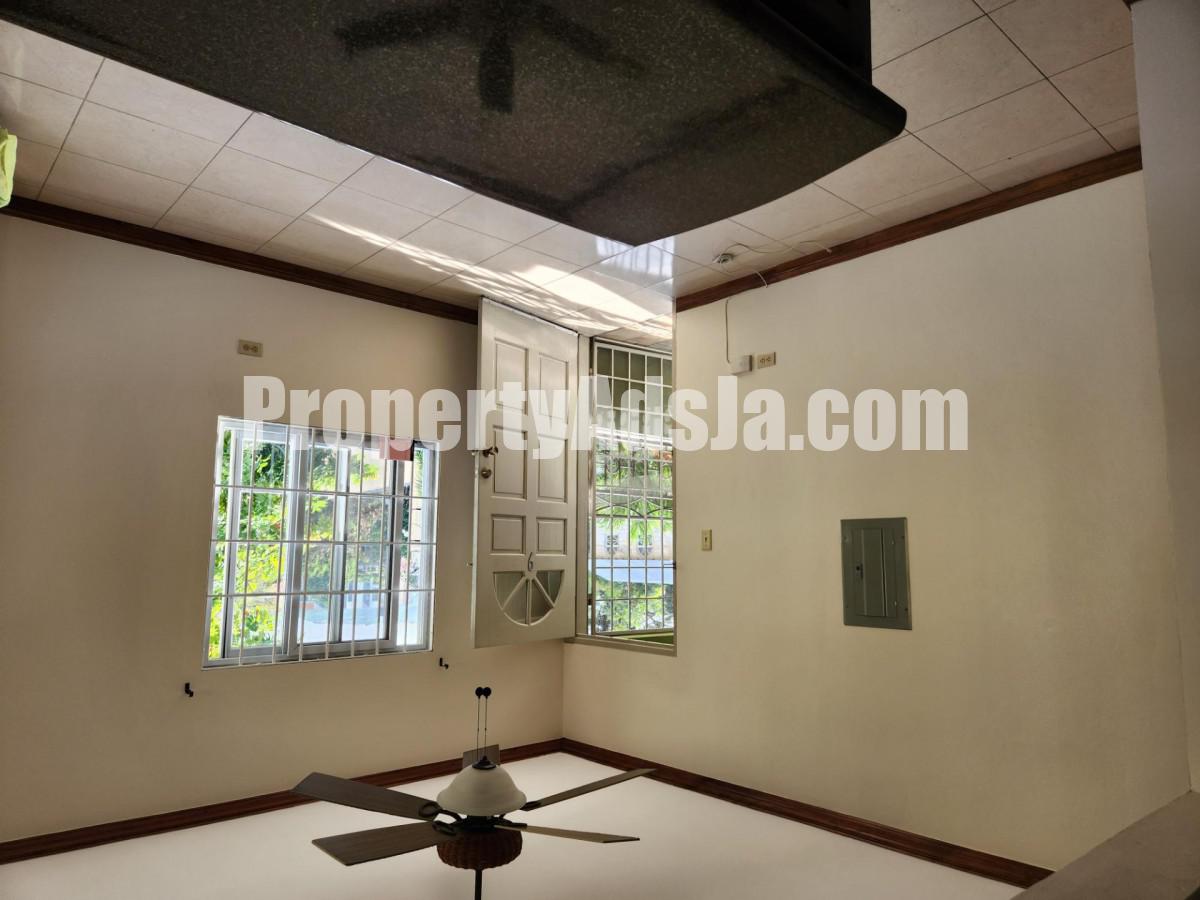 Apartment For Rent in Mona Heights, Kingston / St. Andrew Jamaica