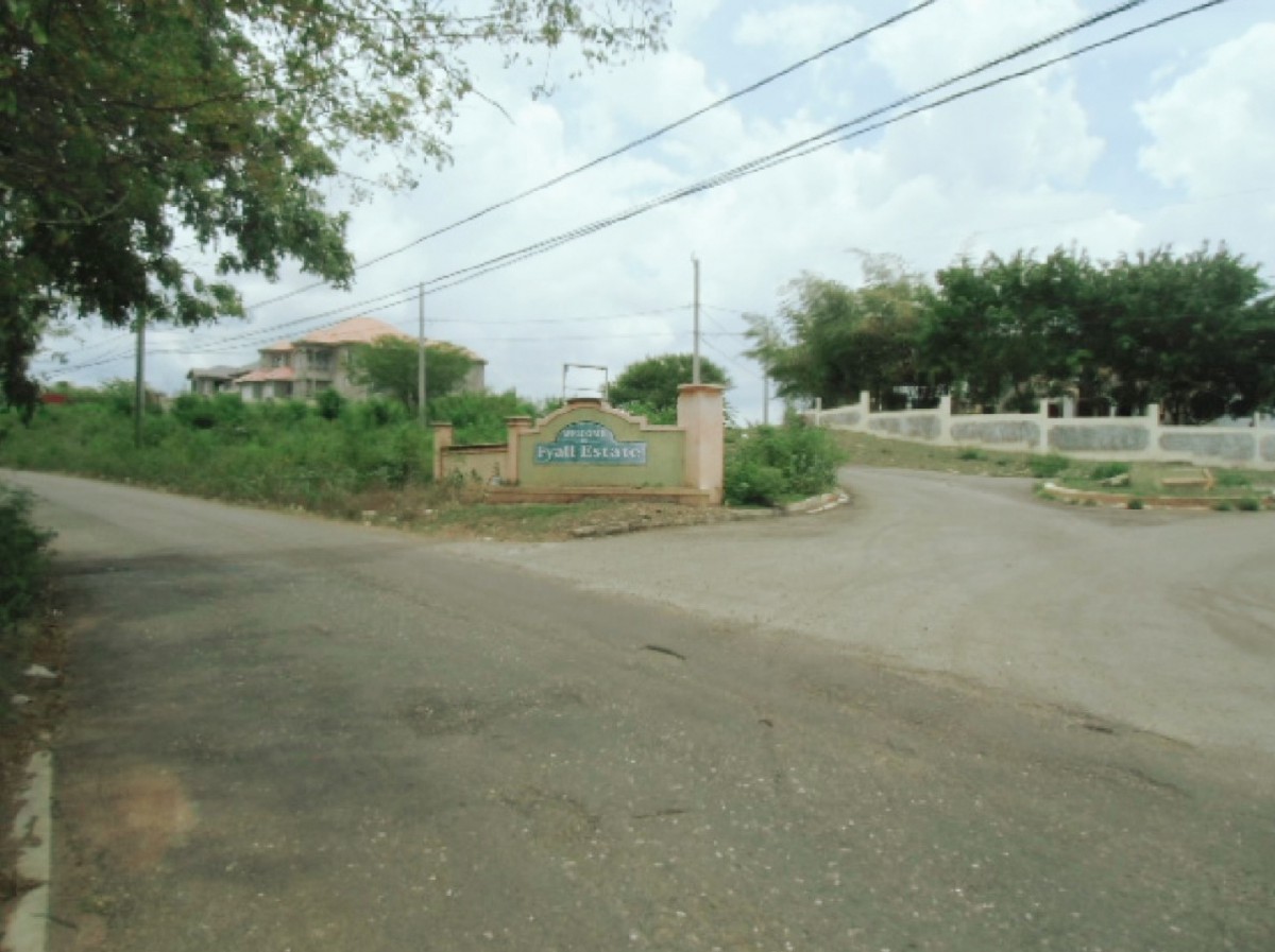 House For Sale in May Pen, Clarendon Jamaica