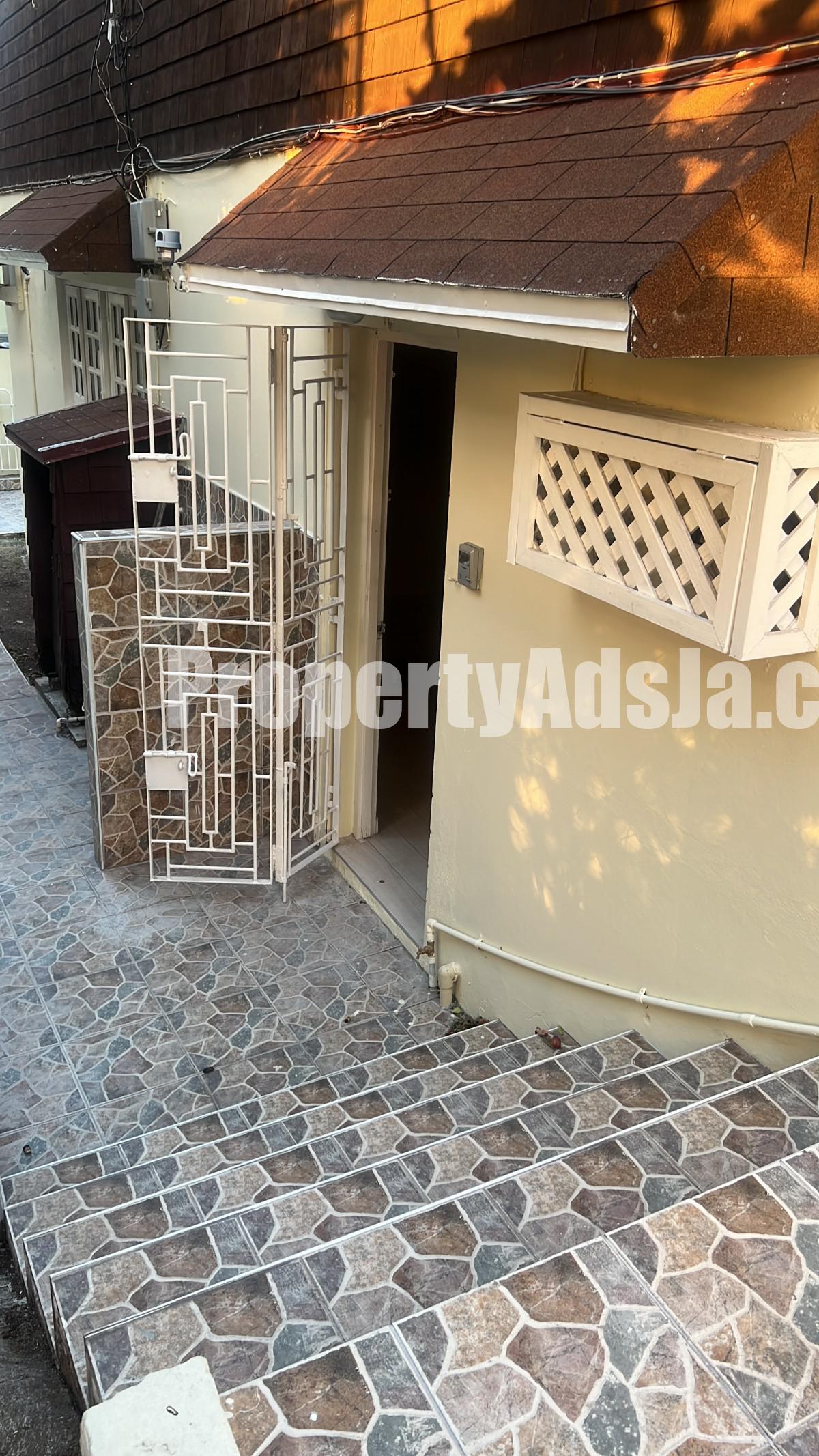 Flat For Rent in Sandhurst Crescent BarbicanKings House Rd, Kingston