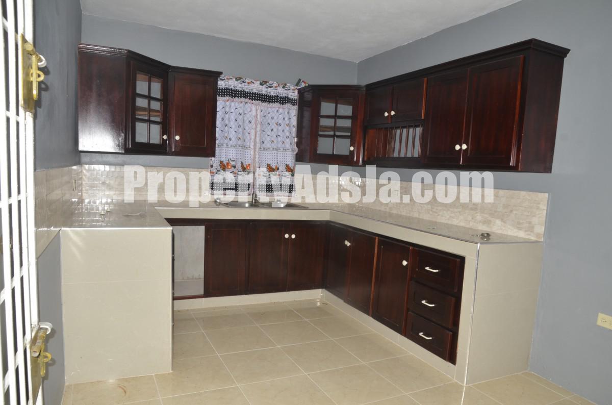 House For Sale in Spalding, Manchester Jamaica