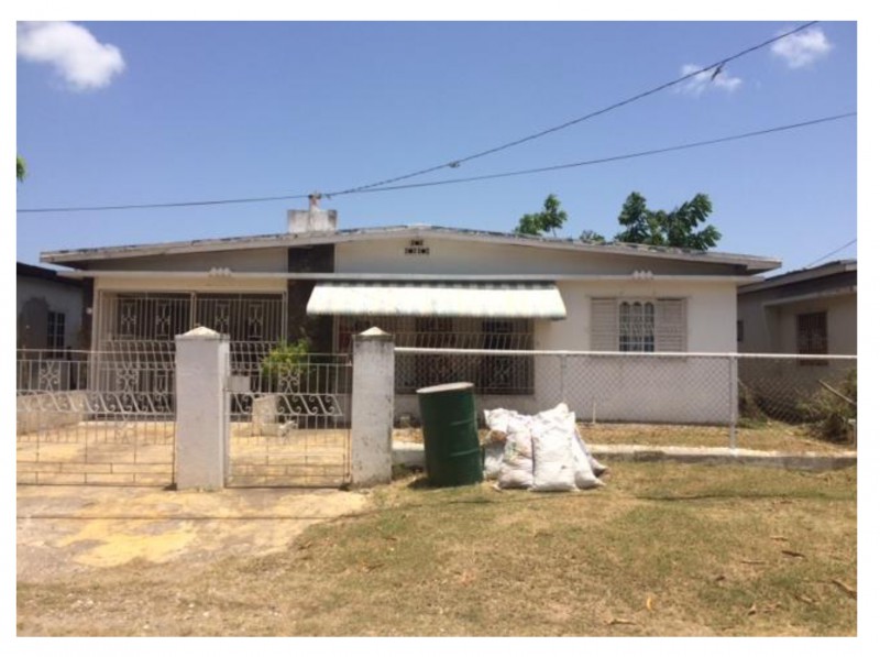 House For Sale in May Pen, Clarendon Jamaica
