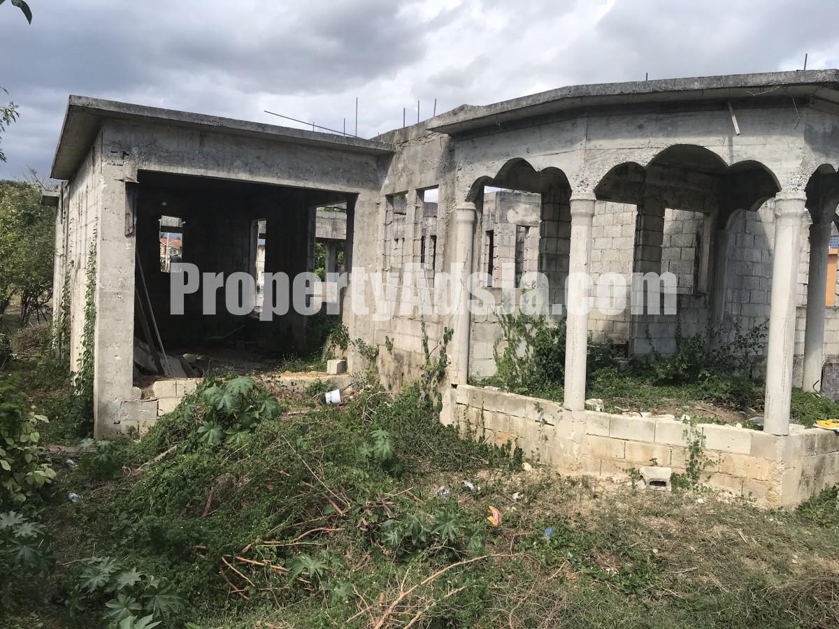 House For Sale in BLACK RIVER, St. Elizabeth Jamaica