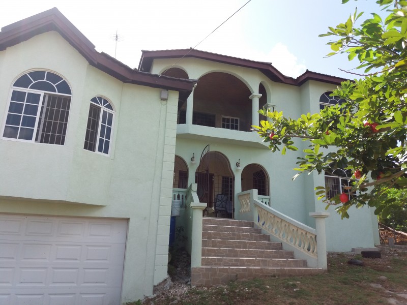 House For Sale in May Pen, Clarendon Jamaica
