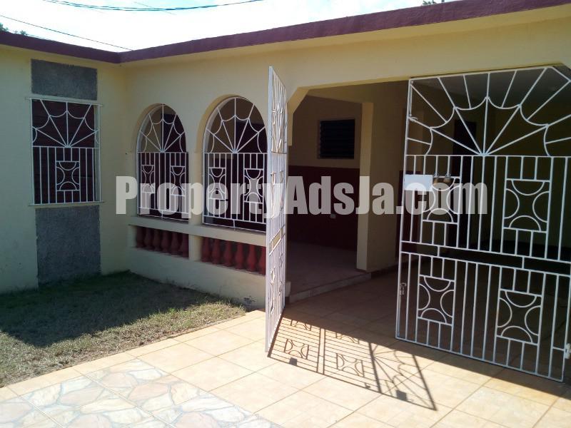 House For Sale in Mercury Gardens, St. Catherine Jamaica