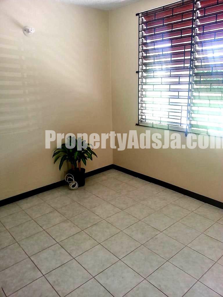 Apartment For Sale in Kingston 5, Kingston / St. Andrew Jamaica