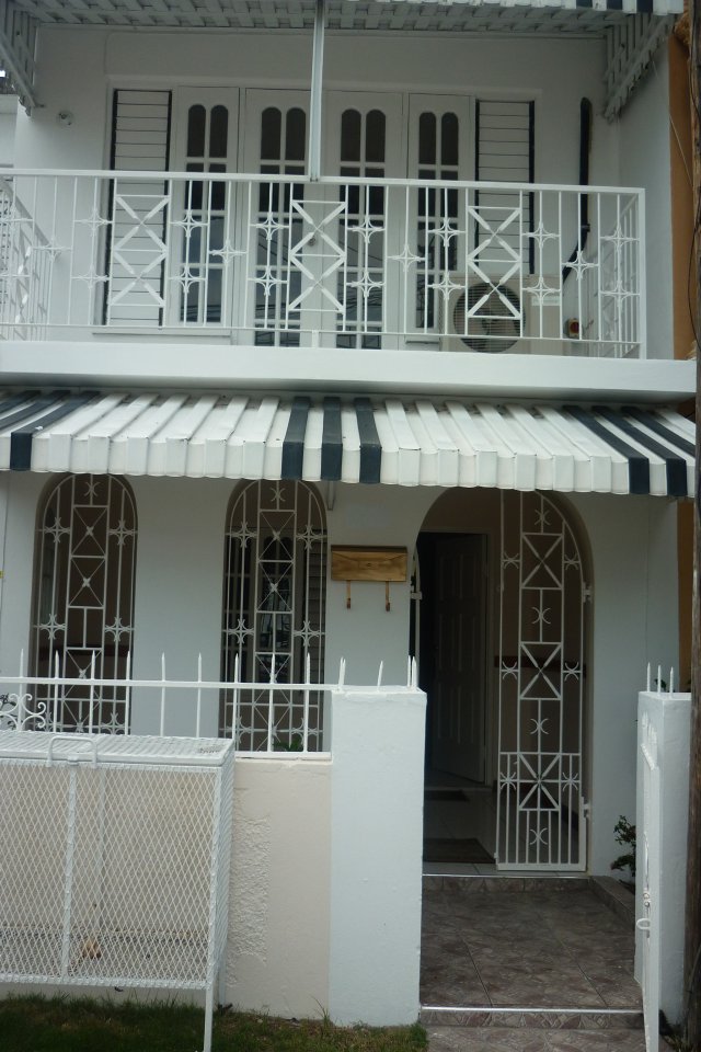 Townhouse For Sale in Ravinia, Kingston / St. Andrew Jamaica