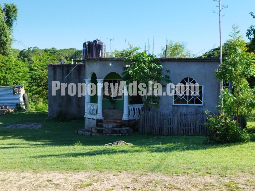 House For Sale in Birds Hill, Clarendon Jamaica