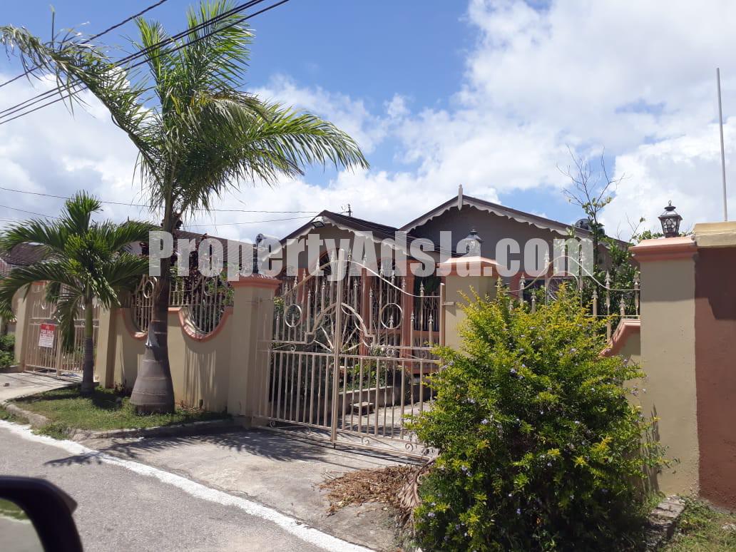 House For Sale in RHYNE PARK, St. James Jamaica