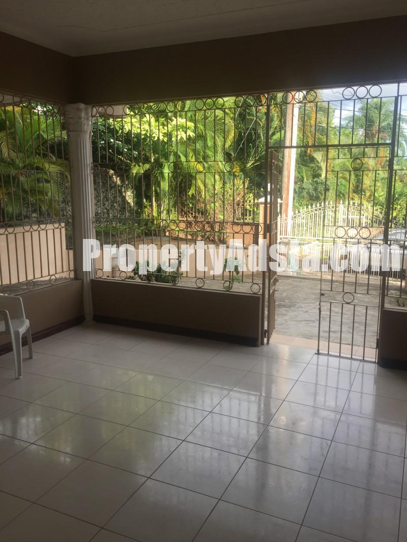 Townhouse For Rent in CHERRY GARDENS ST ANDREW, Kingston / St. Andrew