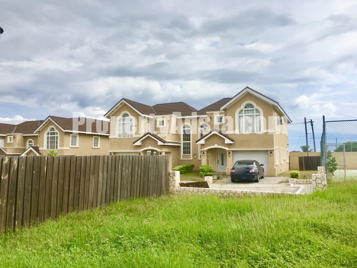 Townhouse For Sale in Sandhills, St. Catherine Jamaica