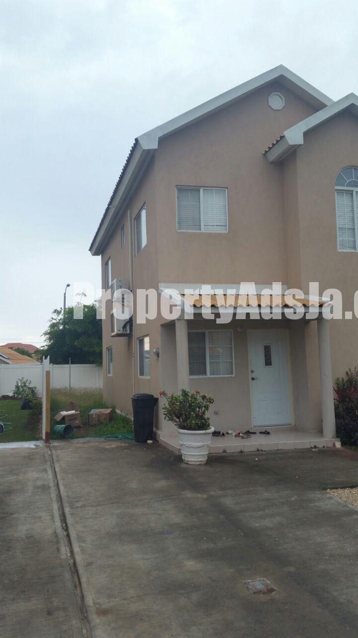Townhouse For Sale in Portmore, St. Catherine Jamaica
