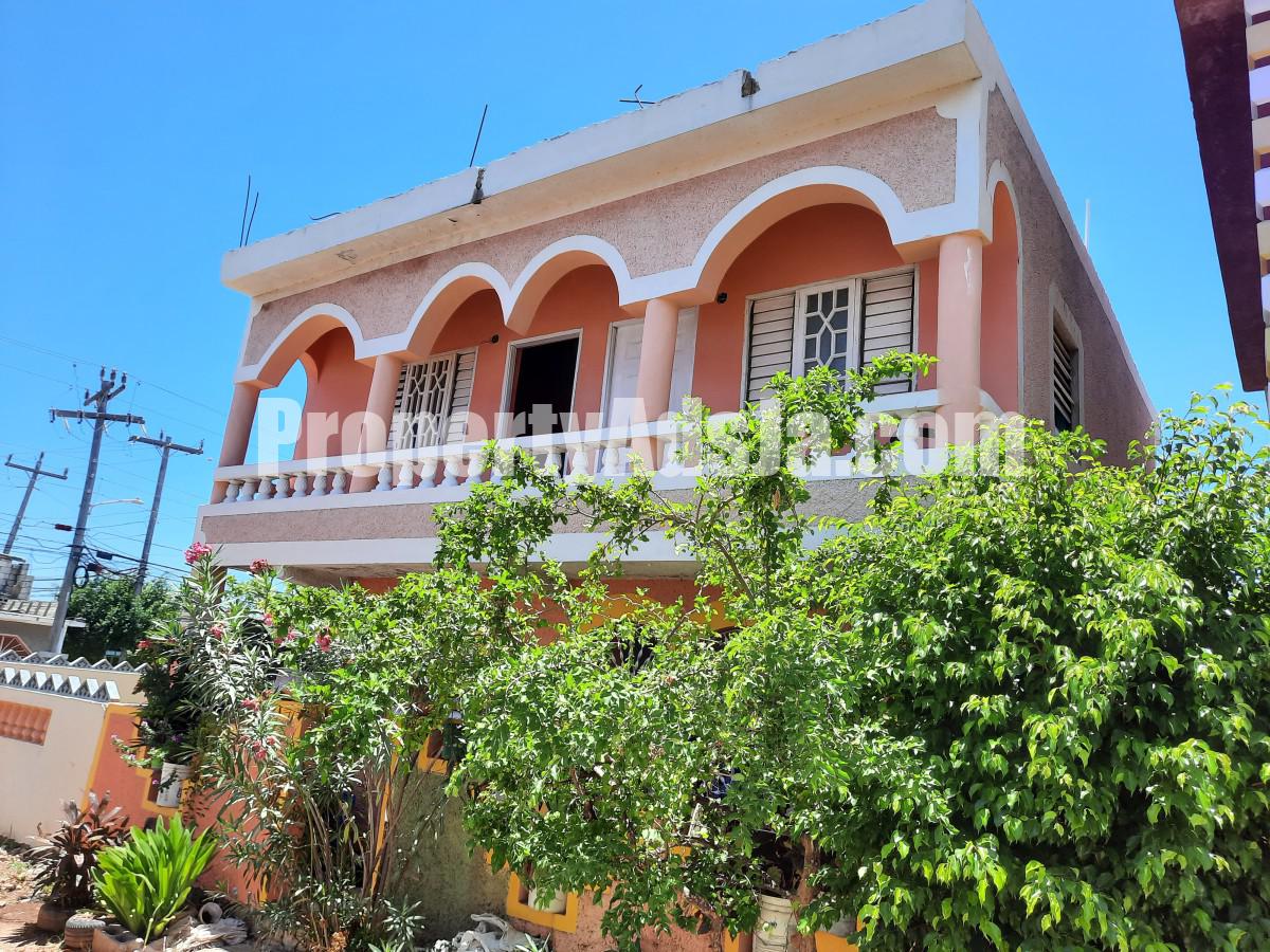 House For Sale in Manley Meadows Kgn 2, Kingston / St. Andrew Jamaica