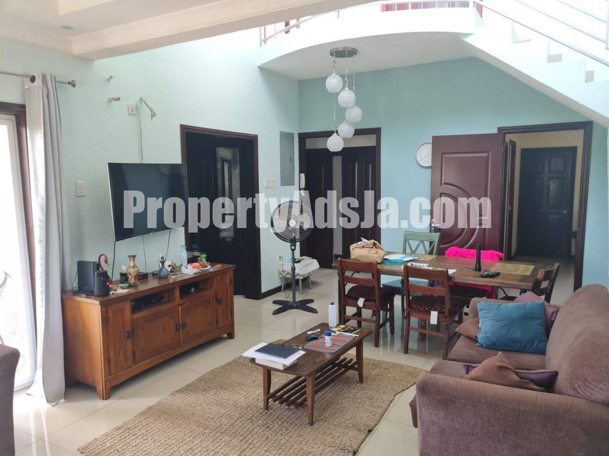 Apartment For Sale in KINGSTON 6, Kingston / St. Andrew Jamaica