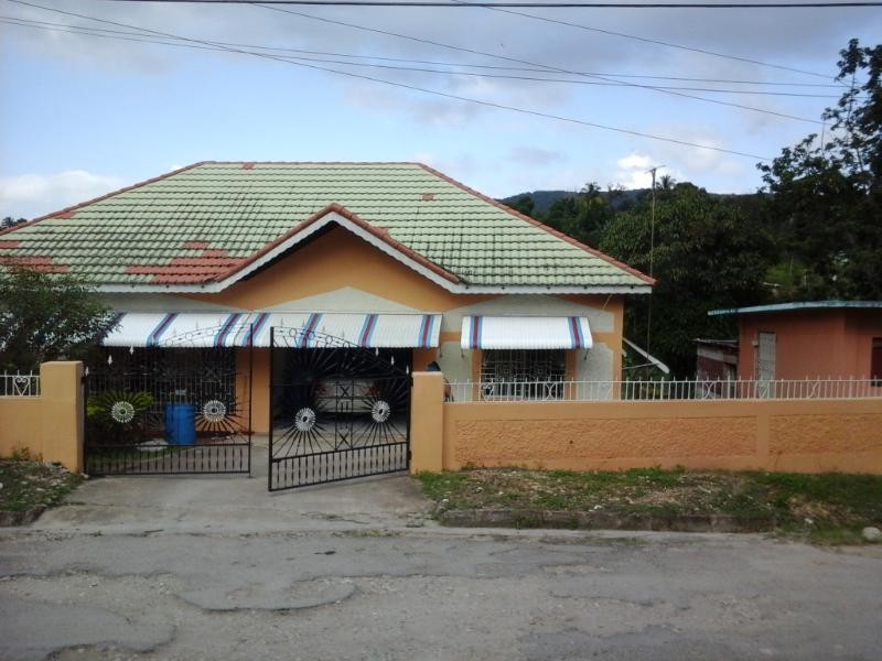 House For Sale in Kellist, Clarendon Jamaica