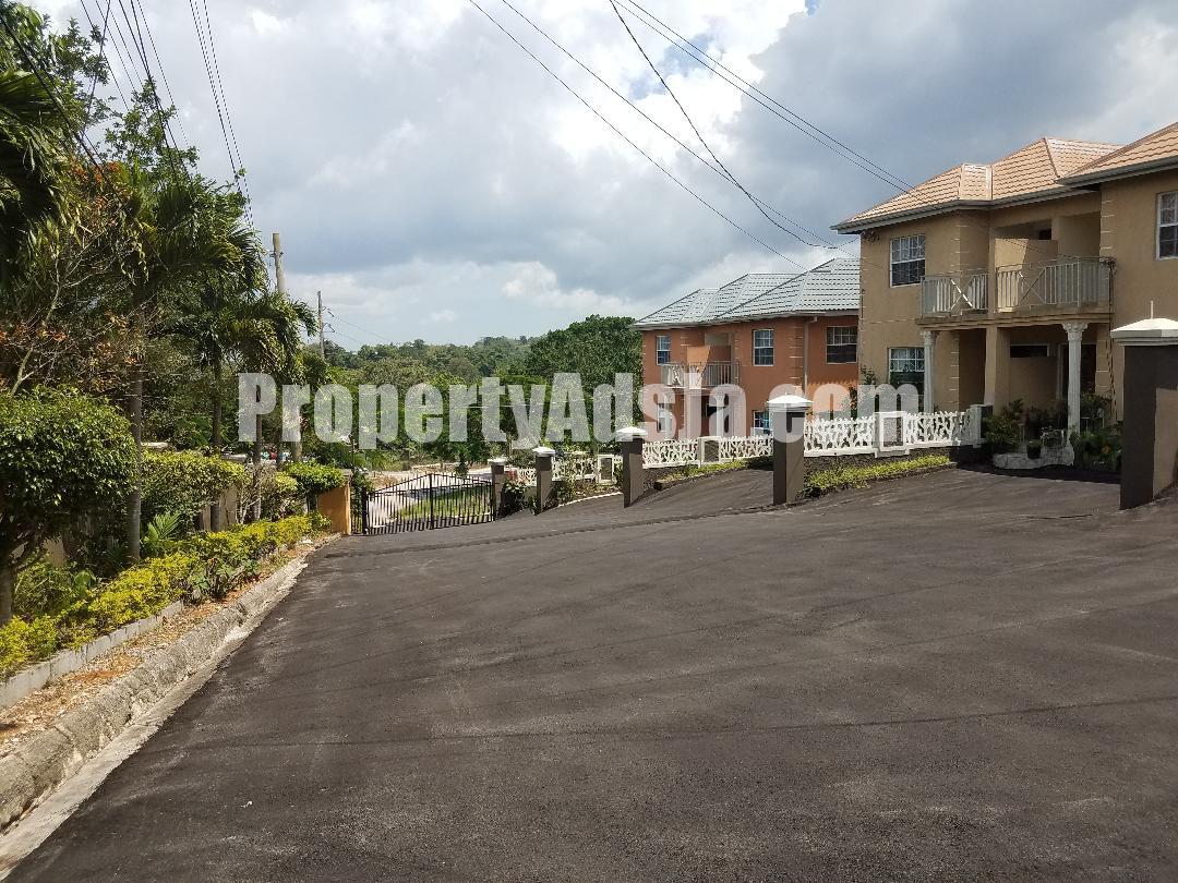 Townhouse For Sale in Greenvale, Manchester Jamaica