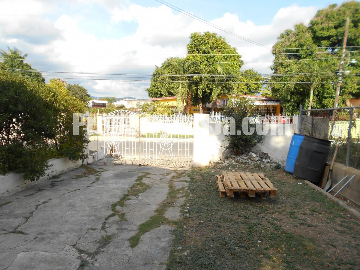 House For Sale in Hampton Green, St. Catherine Jamaica