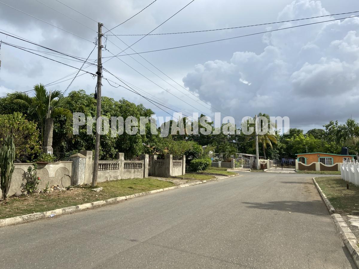 House For Sale in Fairview Park Spanish Town, St. Catherine Jamaica
