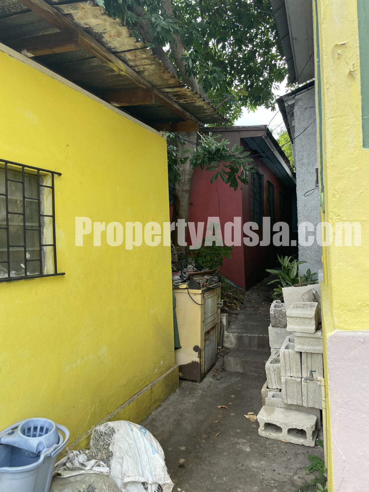 House For Sale in Kingston, Kingston / St. Andrew Jamaica