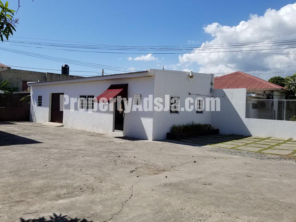 Commercial building For Rent in off Hagley Park Road, Kingston / St