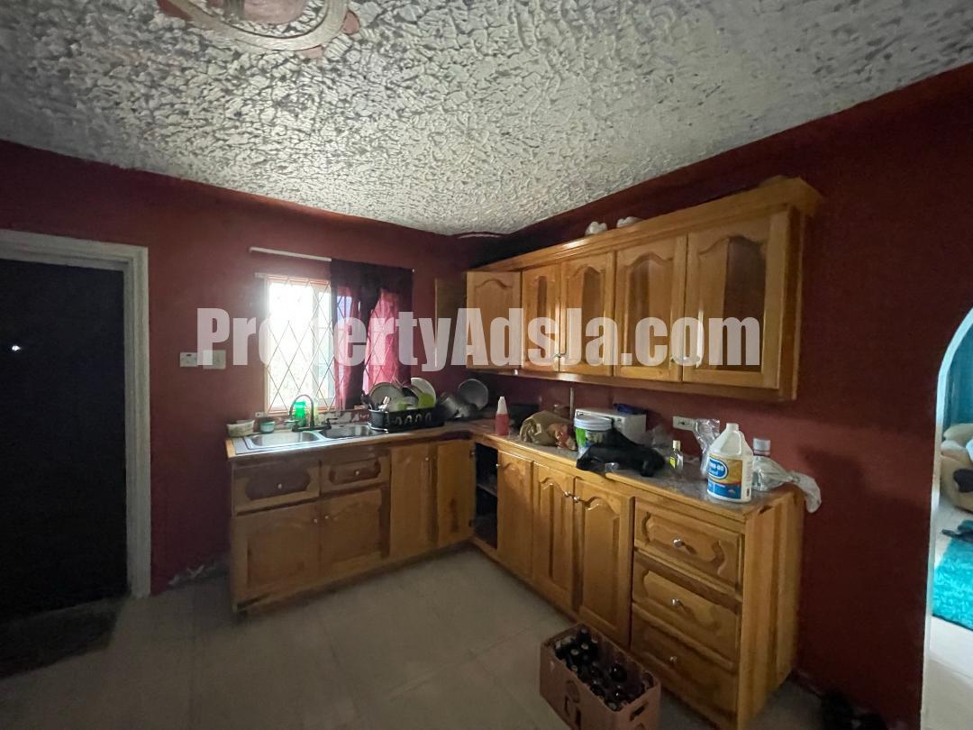 House For Sale in Mile Gully, Manchester Jamaica