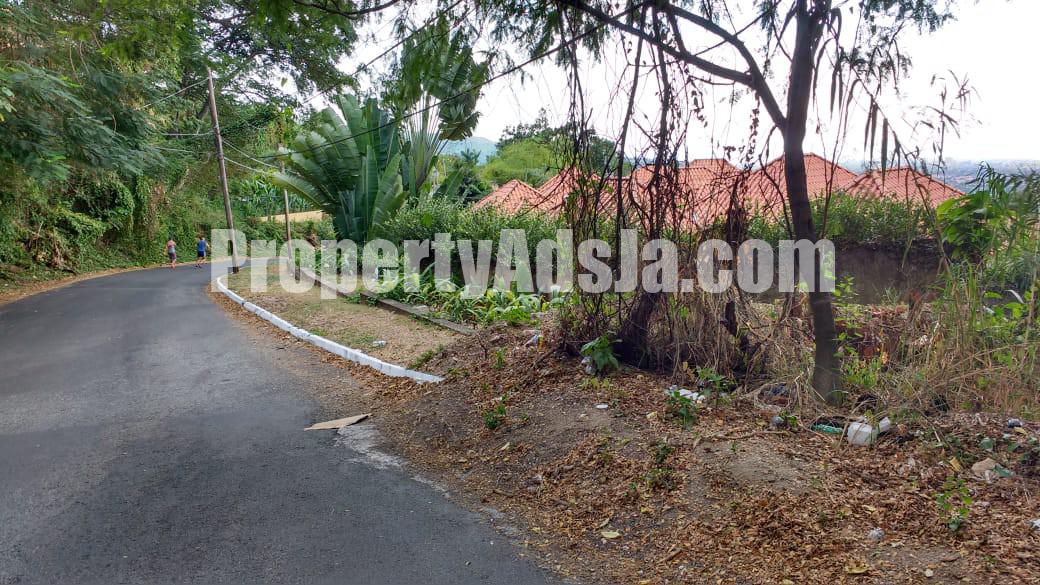 Residential lot For Sale in Bracknell Avenue Jacks Hill FOUR ACRES