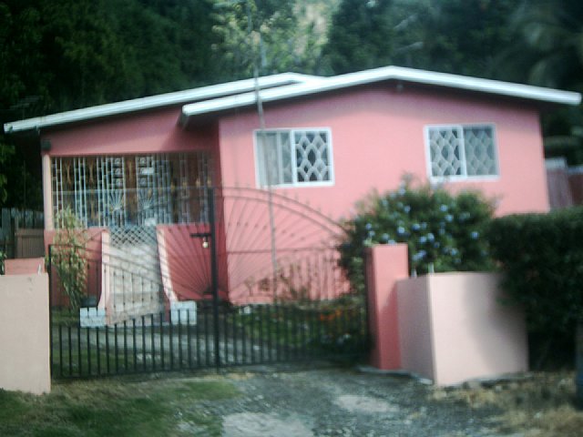 House For Sale in Colonels Ridge, Clarendon Jamaica | PropertyAdsJa.com