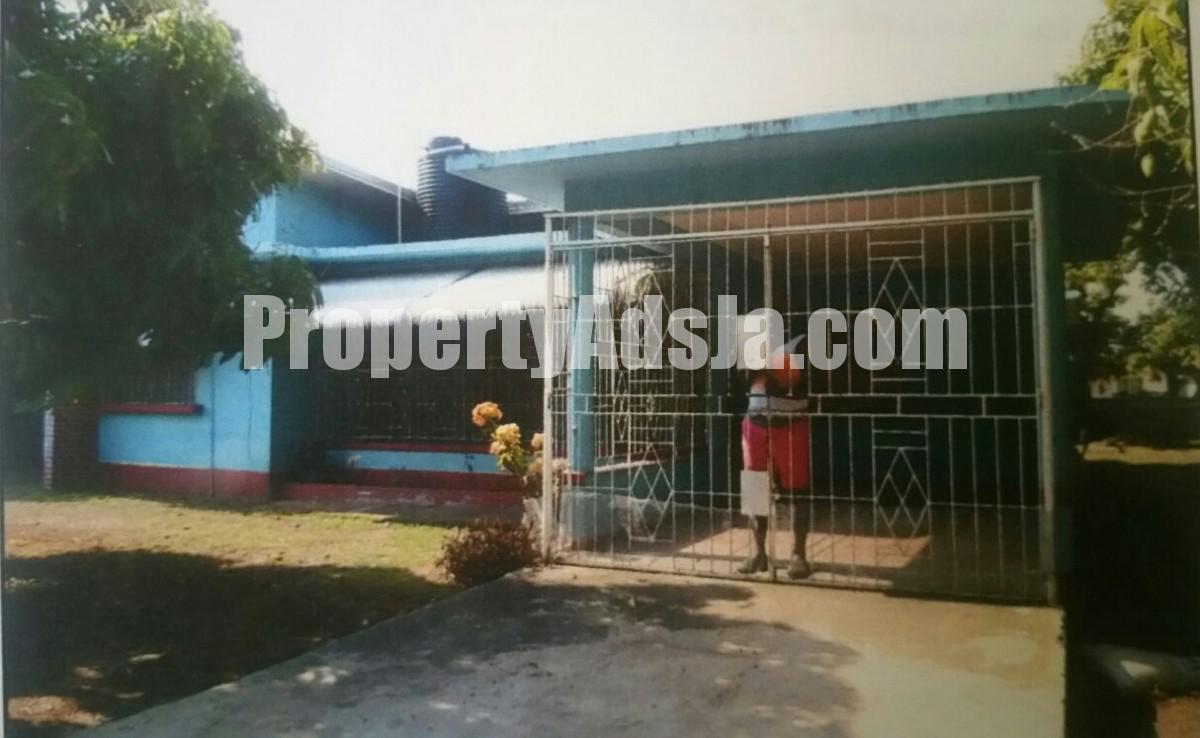 House For Sale in Off Molynes Rd, Kingston / St. Andrew Jamaica