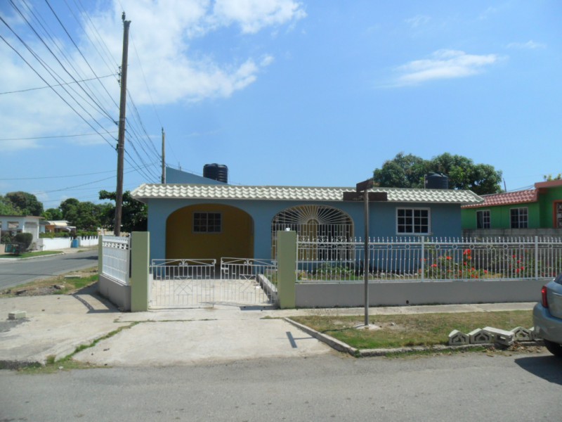 House For Sale in Bridgeport, St. Catherine Jamaica