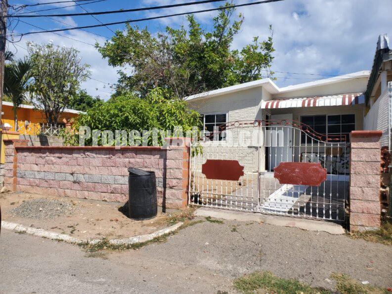 House For Sale in HELLSHIRE HEIGHTS, St. Catherine Jamaica