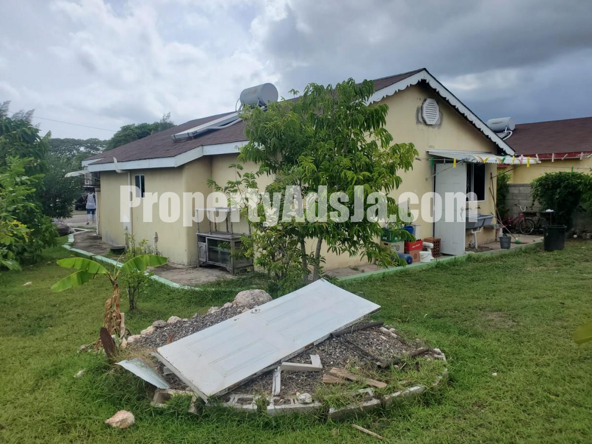 House For Sale in New Harbour Village, St. Catherine Jamaica