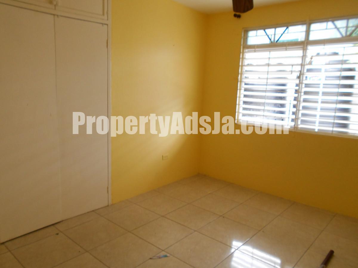 House For Rent in Roehampton Circle, Kingston / St. Andrew Jamaica