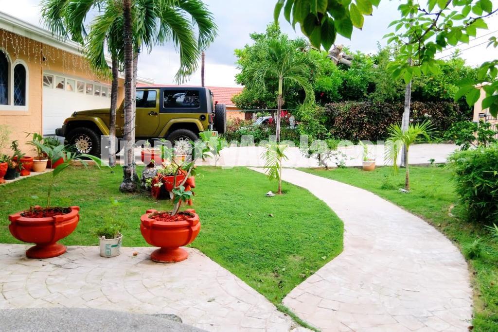 House For Rent in cherry gardens, Kingston / St. Andrew Jamaica