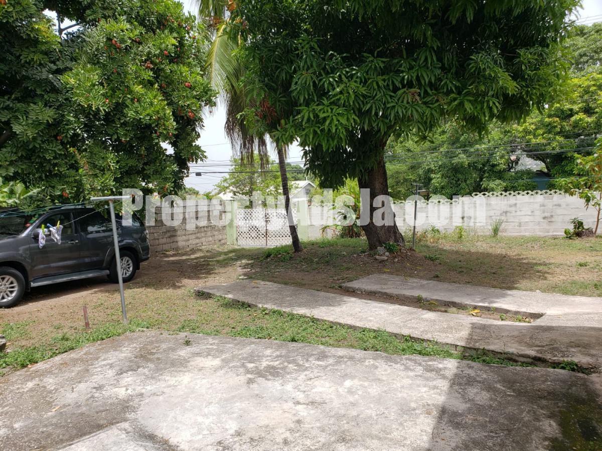 House For Sale in Meadowbrook, Kingston / St. Andrew Jamaica