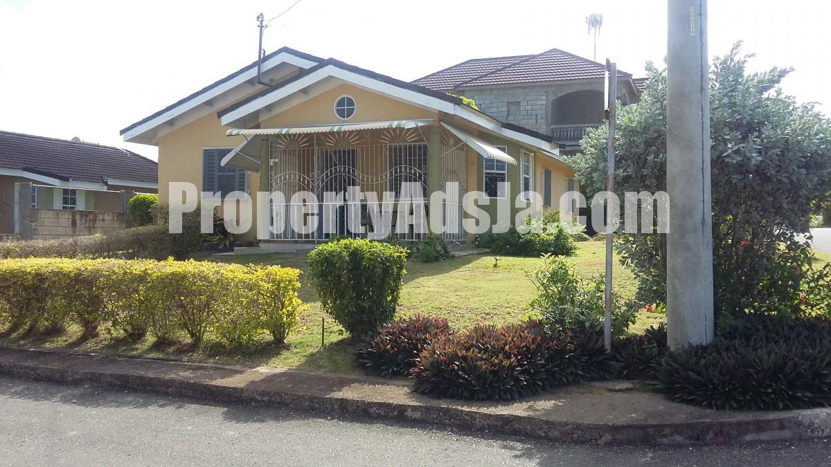 House For Sale in StoneBrook Estate, Trelawny Jamaica