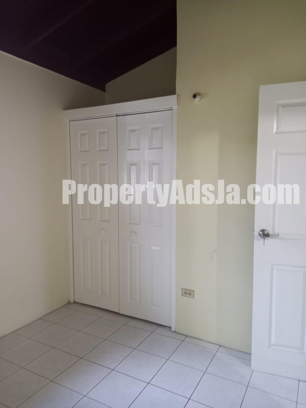 Townhouse For Rent in Queensbury, Kingston / St. Andrew Jamaica