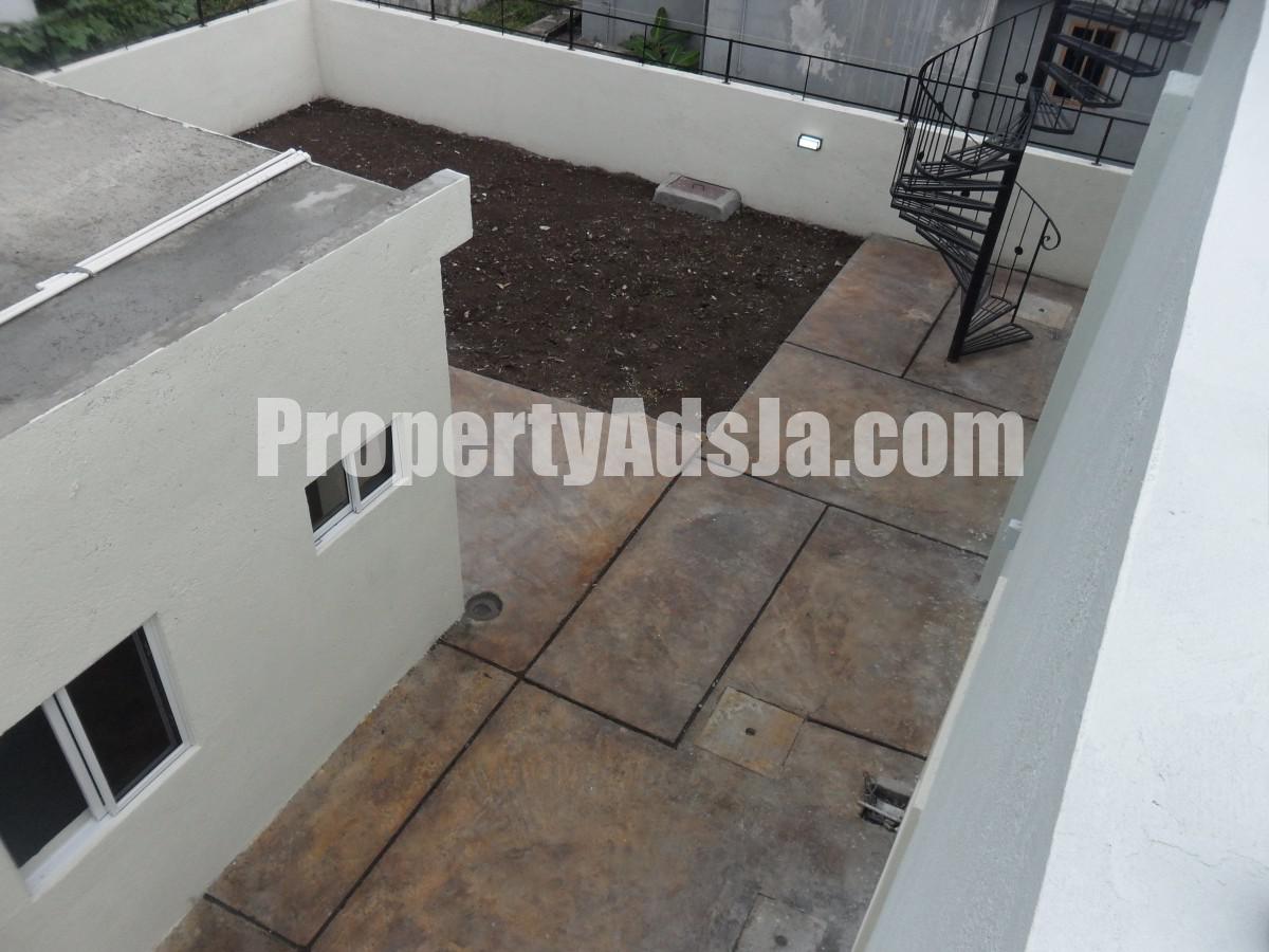 House For Sale in Mona Heights, Kingston / St. Andrew Jamaica