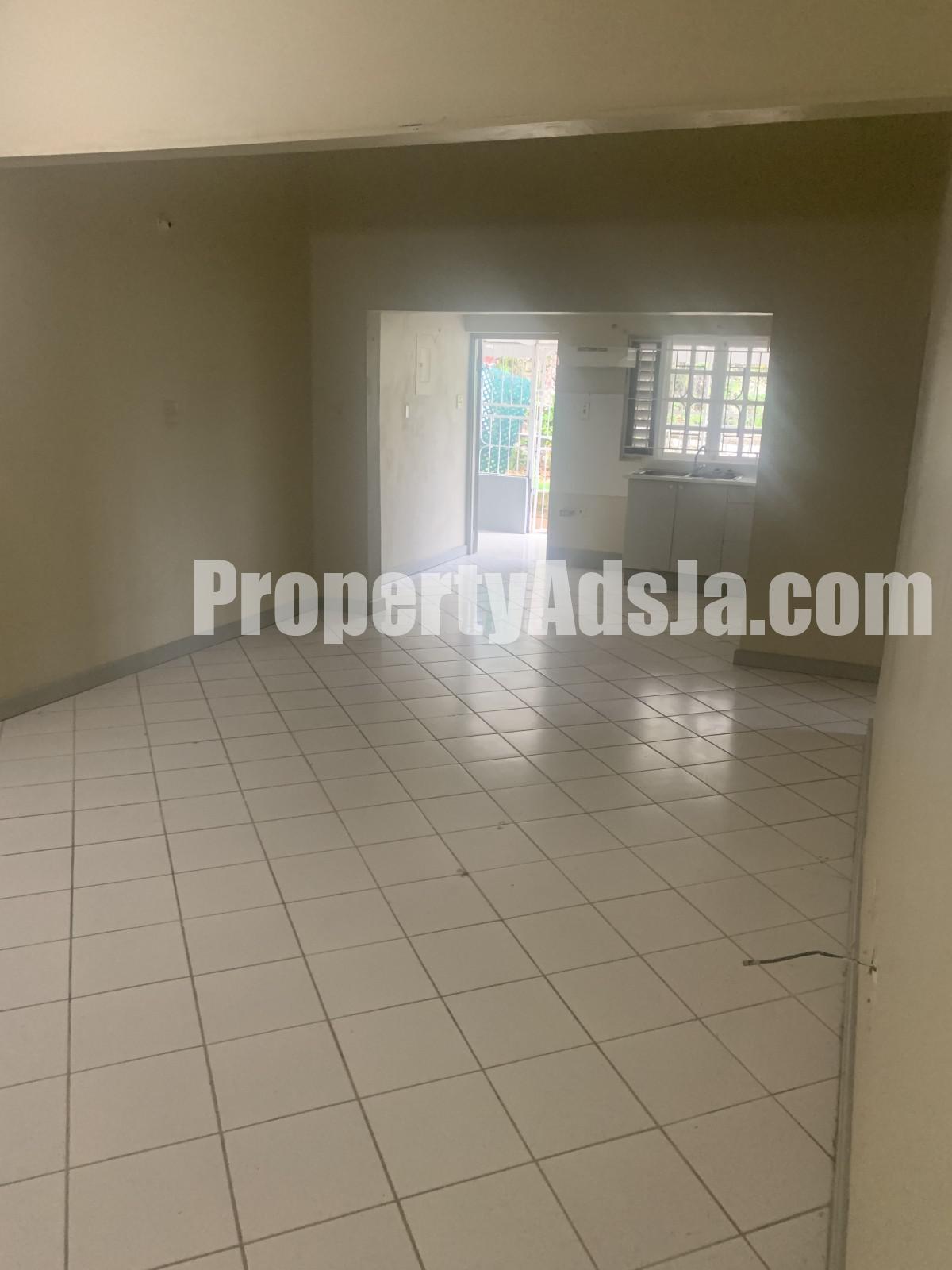 Apartment For Rent in Coopers hills Redhills, Kingston / St. Andrew