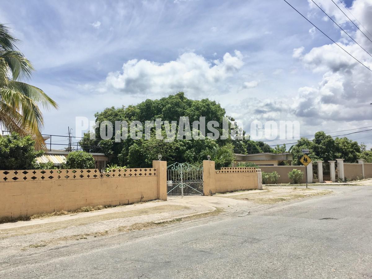 House For Sale in Norman Gardens, Kingston / St. Andrew Jamaica