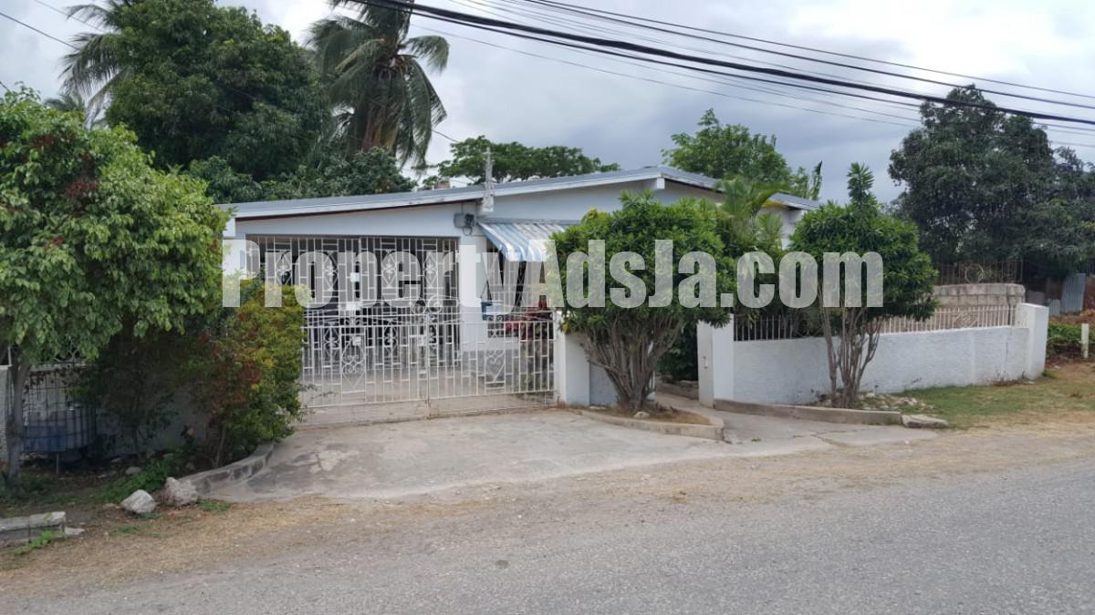 House For Sale in Hampton Green, St. Catherine Jamaica