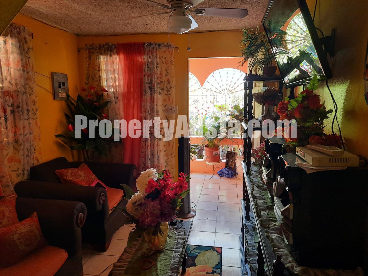 House For Sale in Manley Meadows Kgn 2, Kingston / St. Andrew Jamaica